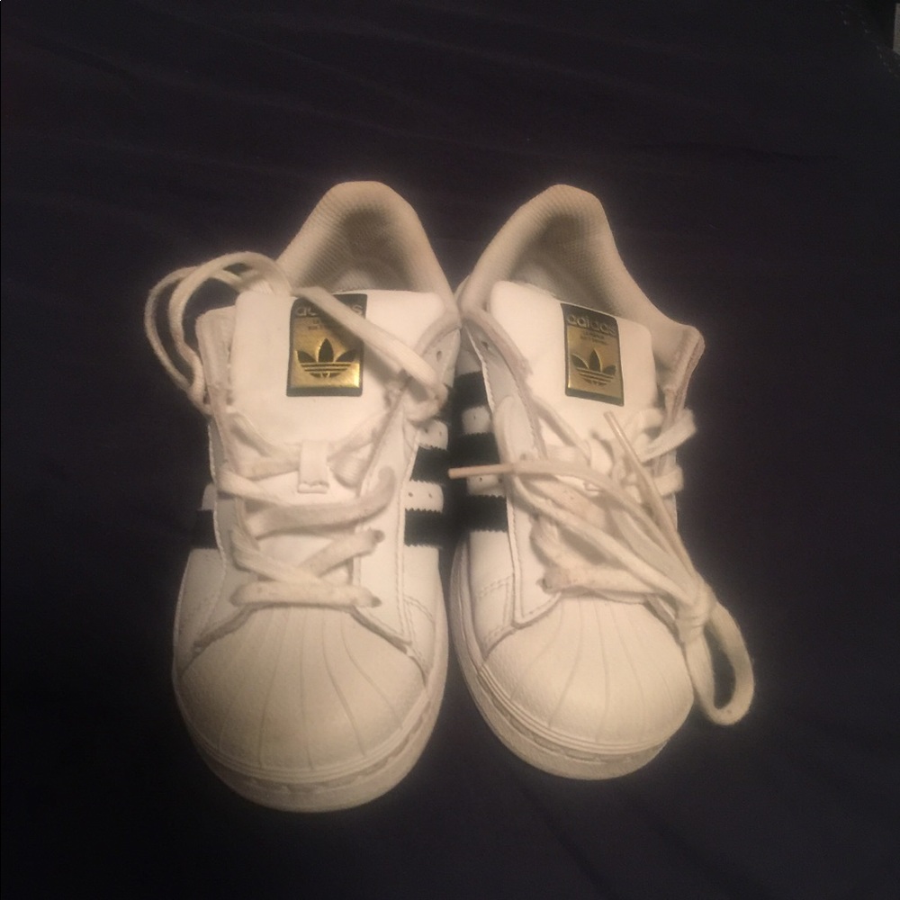 Adidas SUPERSTARS